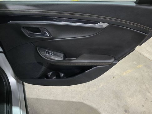 Used 2016 Chevrolet Impala LT w/ Convenience Package FWD image 28