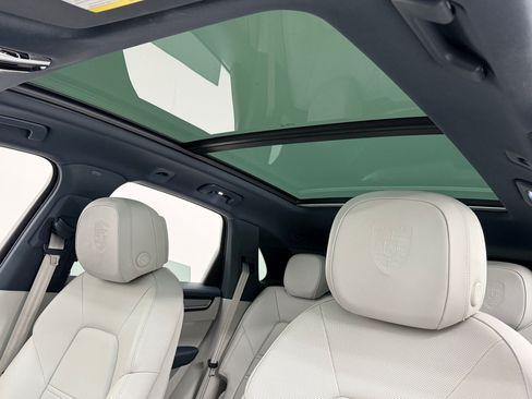 Certified 2023 Porsche Cayenne S AWD/4WD image 23