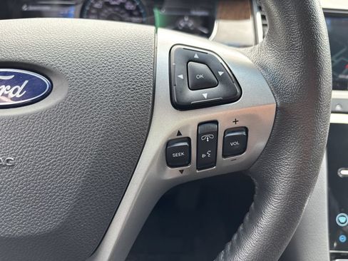 Used 2019 Ford Taurus Limited AWD/4WD image 15