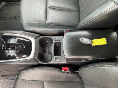 Used 2014 Nissan Rogue SL AWD/4WD image 23