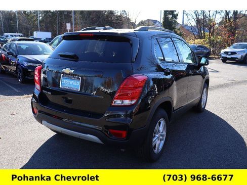 Used 2022 Chevrolet Trax LT w/ LT Convenience Package image 7