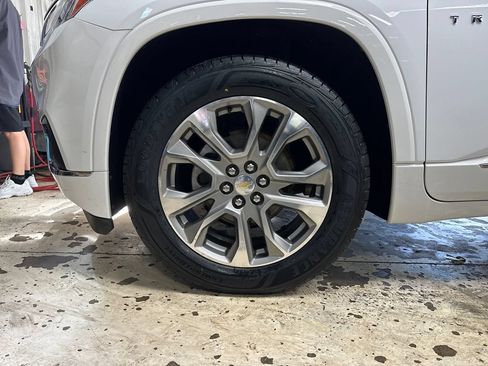 Used 2019 Chevrolet Traverse Premier AWD/4WD image 11