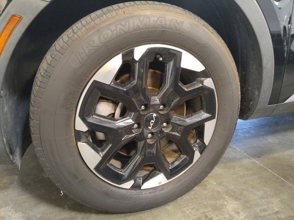 Used 2024 Kia Sorento S FWD image 31