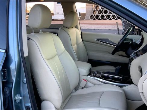 Used 2019 INFINITI QX60 Luxe w/ Essential Package image 8