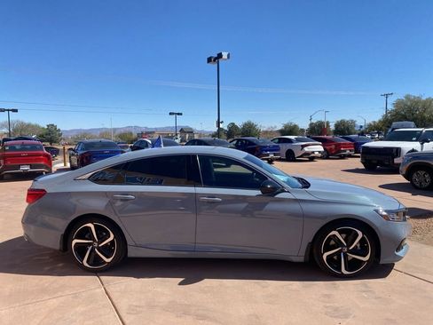 Used 2022 Honda Accord Sport image 9