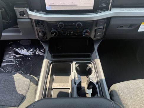 New 2026 Ford F250 XLT w/ XLT Premium Package AWD/4WD image 15