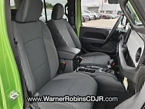 New 2025 Jeep Gladiator Sport image 15