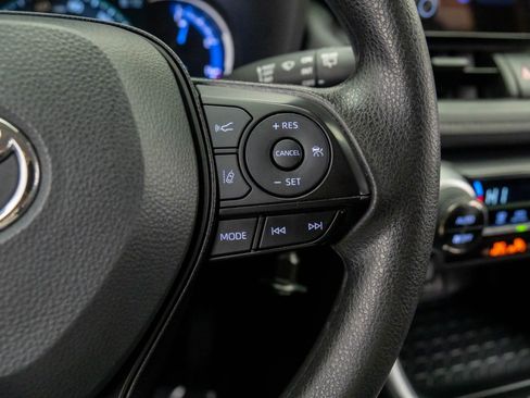 Used 2025 Toyota RAV4 LE image 22