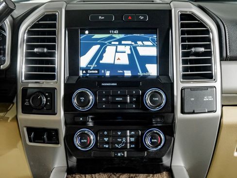 Used 2017 Ford F250 Lariat w/ Chrome Package image 23