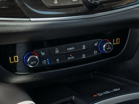 Used 2022 Buick Enclave Avenir w/ Avenir Technology Package AWD/4WD image 27
