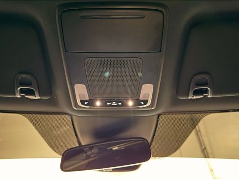 Used 2025 Honda Pilot Sport image 19