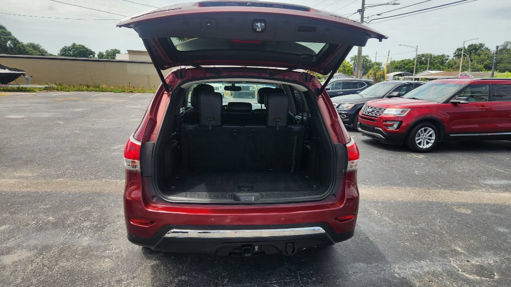 Used 2016 Nissan Pathfinder Platinum FWD image 12