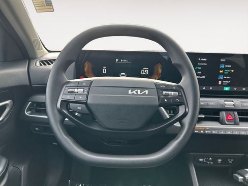Used 2025 Kia K4 LXS image 14
