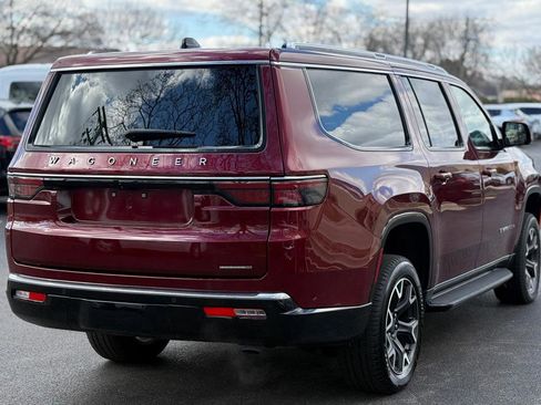 Used 2024 Jeep Wagoneer L Series III w/ Flexible Seating Group image 7