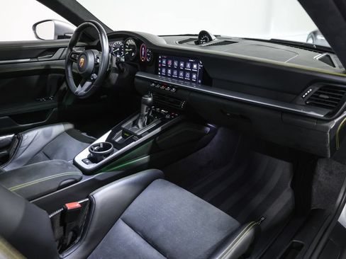 Used 2022 Porsche 911 GT3 RWD image 25