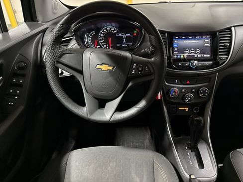 Used 2021 Chevrolet Trax LS FWD image 11