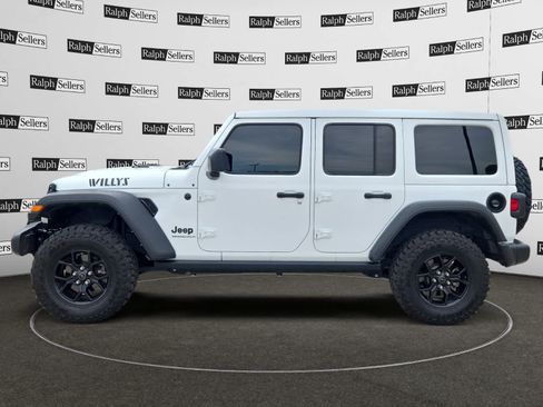 Used 2025 Jeep Wrangler Unlimited Sport AWD/4WD image 3