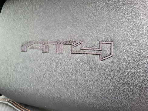 Used 2024 GMC Sierra 1500 AT4 w/ AT4 Preferred Package image 18