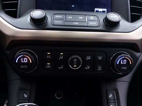 Used 2017 GMC Acadia Denali w/ Technology Package AWD/4WD image 27