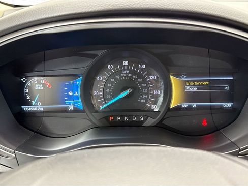 Used 2018 Ford Fusion SE w/ Fusion SE Technology Package image 32