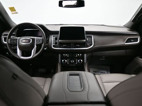 Certified 2024 GMC Yukon SLT w/ SLT Luxury Package image 9