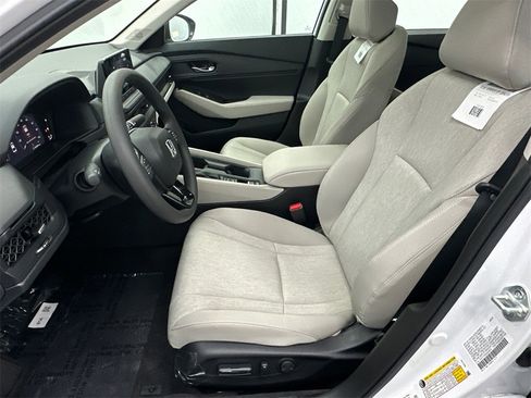 New 2025 Honda Accord SE image 9