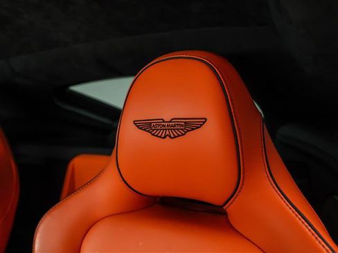 Used 2025 Aston Martin V8 Vantage Coupe RWD image 5