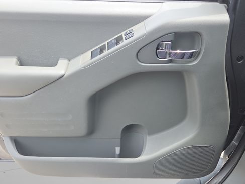 Used 2021 Nissan Frontier SV w/ Midnight Edition Floor Mats RWD image 34