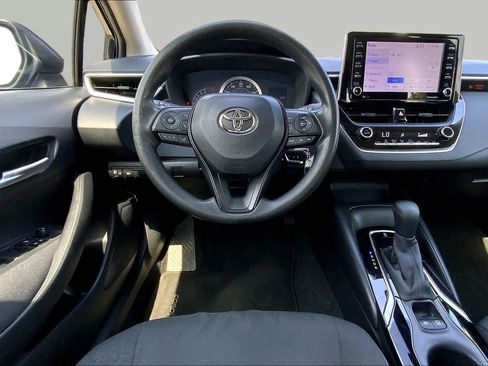 Used 2021 Toyota Corolla LE FWD image 6