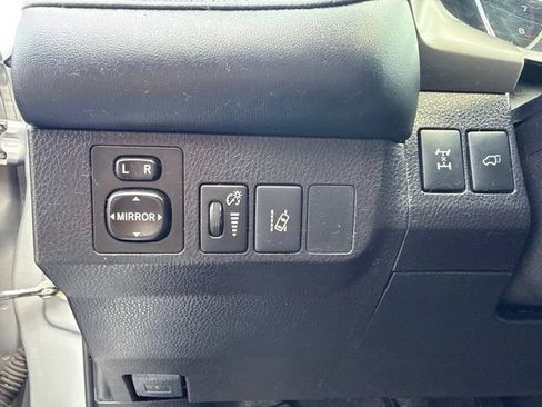 Used 2018 Toyota RAV4 XLE AWD/4WD image 15