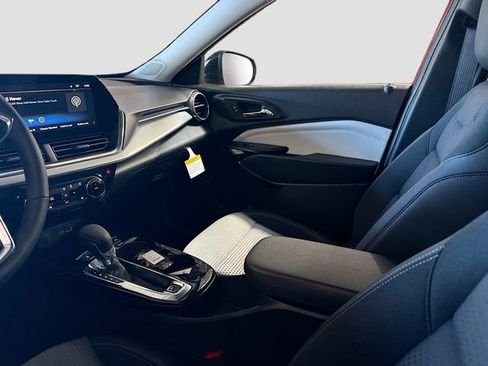 New 2026 Chevrolet Trax LT w/ Midnight Edition FWD image 23