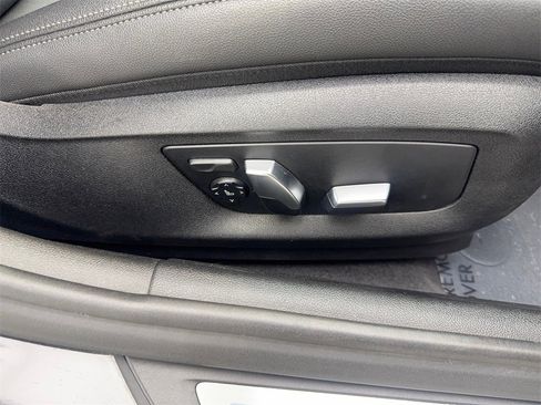 Used 2022 BMW 530i w/ Premium Package image 47