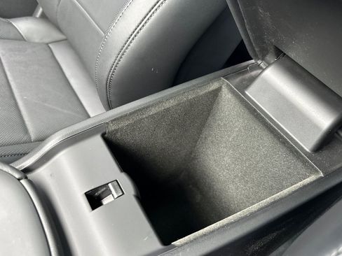 Used 2025 Porsche Macan 4S Electric image 27