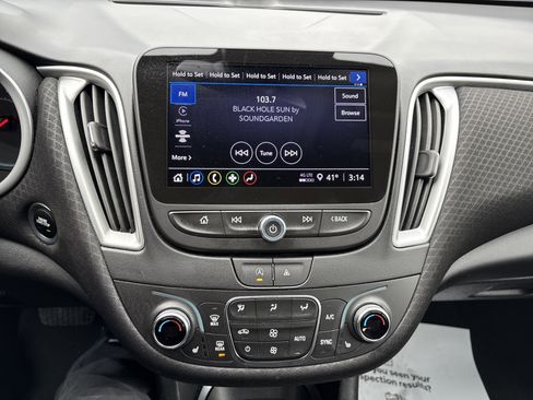 Used 2023 Chevrolet Malibu LT image 25