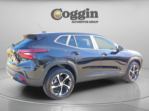 New 2026 Chevrolet Trax RS w/ Driver Confidence Package image 6