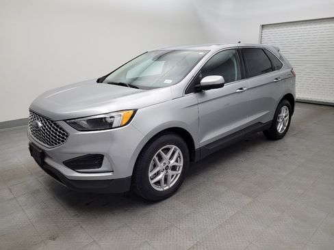 Used 2024 Ford Edge SEL image 2