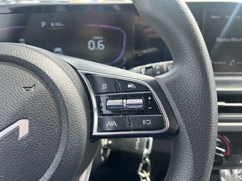 Certified 2024 Kia Seltos LX image 16