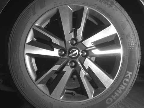 Used 2025 Nissan Versa SV FWD image 14