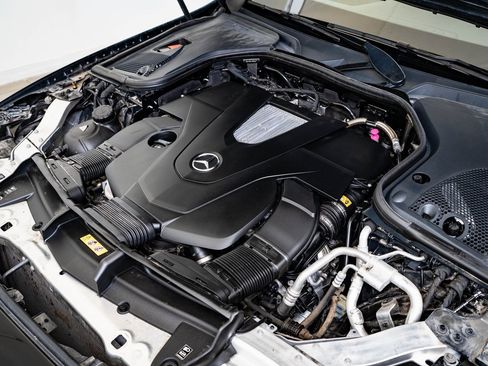 Used 2018 Mercedes-Benz E 400 4MATIC Sedan image 39