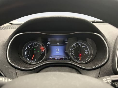 Used 2021 Jeep Cherokee Limited w/ Mopar Interior Package AWD/4WD image 9