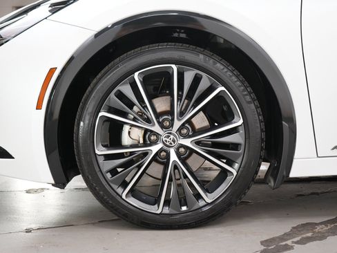 Used 2023 Toyota Prius XLE AWD/4WD image 28