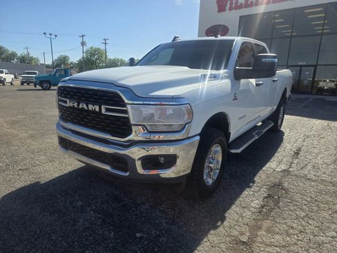 Used 2024 RAM 2500 Big Horn w/ Off Road Package AWD/4WD image 3
