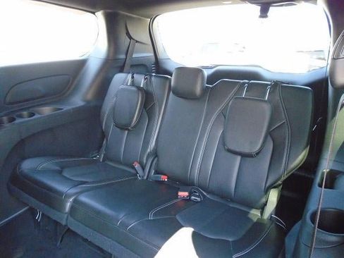 Used 2025 Chrysler Pacifica Select FWD image 22