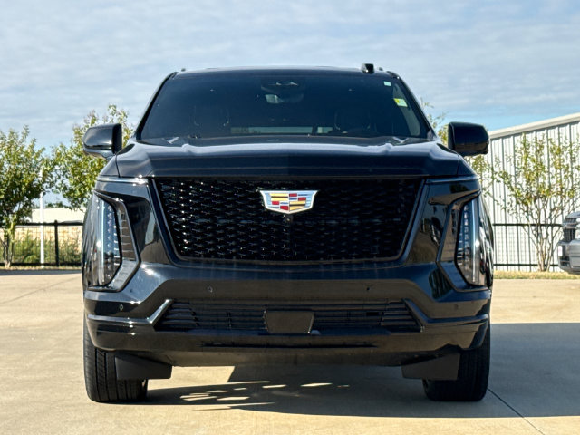 Used 2025 Cadillac Escalade ESV Sport w/ Touring Package AWD/4WD image 2