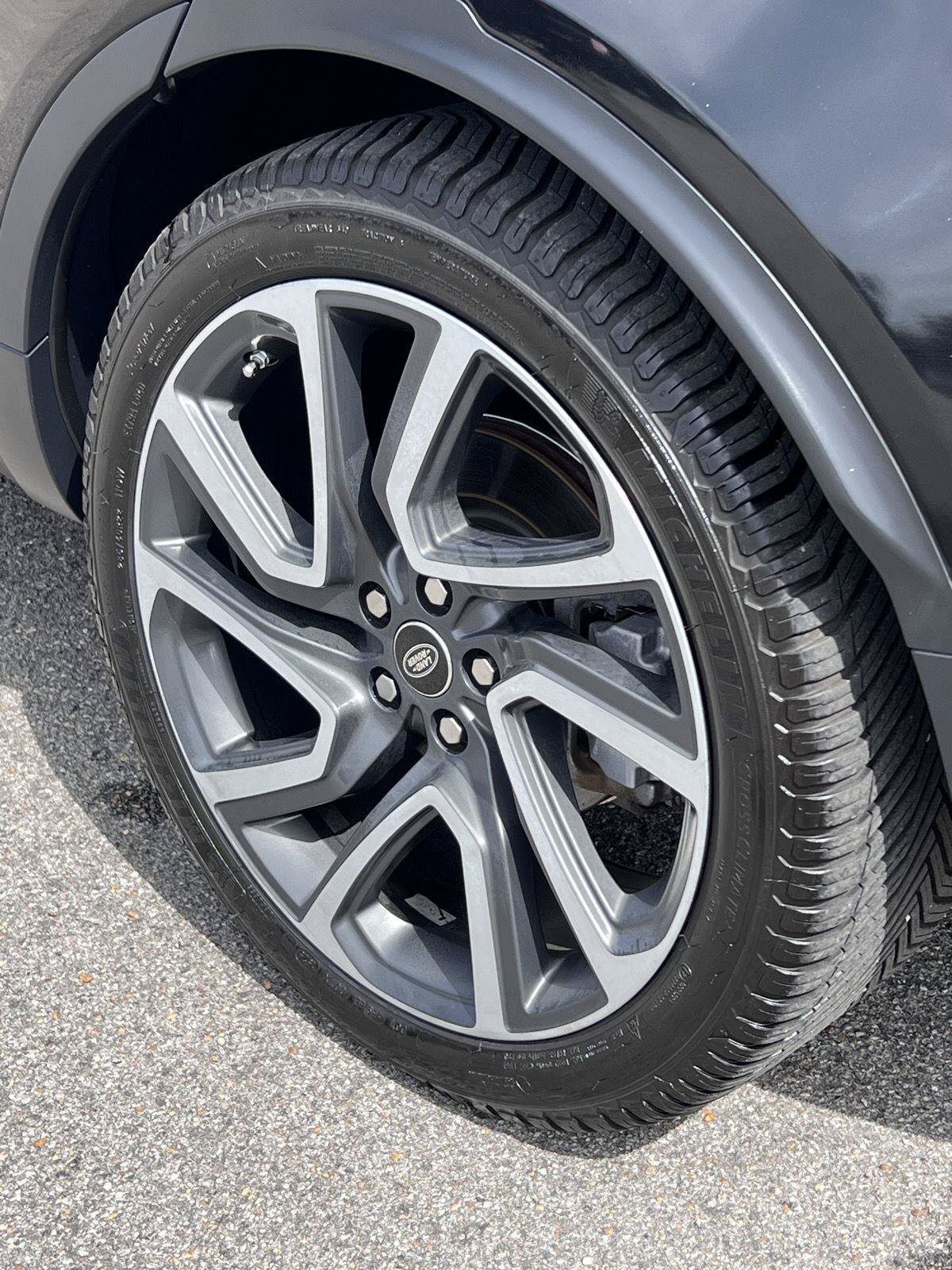 Used 2018 Land Rover Discovery HSE Luxury AWD/4WD image 13