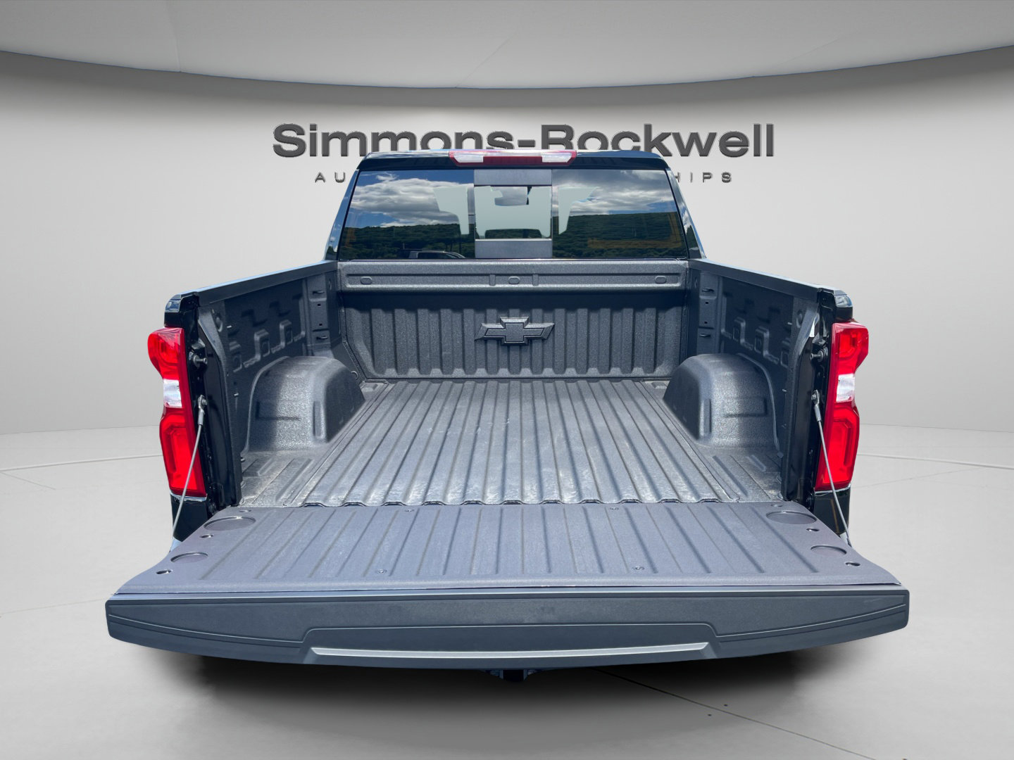 New 2026 Chevrolet Silverado 1500 RST w/ Redline Edition AWD/4WD image 21