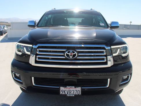 Used 2020 Toyota Sequoia Platinum AWD/4WD image 8