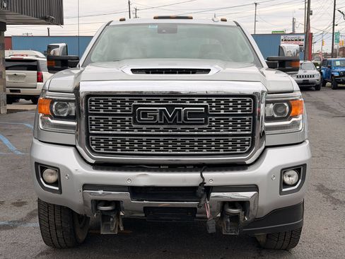 Used 2019 GMC Sierra 2500 Denali w/ Duramax Plus Package image 2