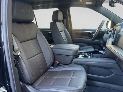 New 2026 Chevrolet Suburban High Country w/ Sun And Tow Package AWD/4WD image 15