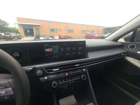 Used 2025 Hyundai Sonata SE FWD image 5